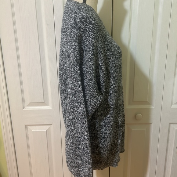 Lint Xin oversized sweater - Picture 4 of 8